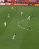 USDT投注-佩德里长传+抱头嘲讽贝林？假❌ 原视频为西超杯决赛佩德里赞孔德