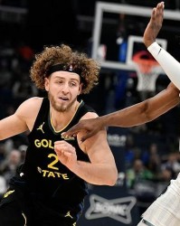 体育博彩平台-勇士8人上双大胜灰熊：霍福德15000分里程碑 波杰19+8+6